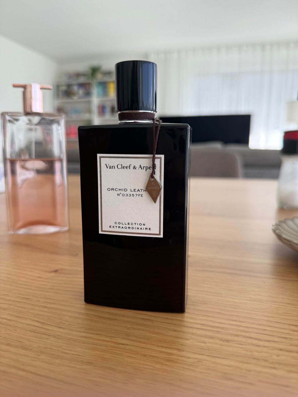 Van Cleef Parfums & Eau de Toilette: Orchid leather by Van Cleef & Arpels – D'occasion à Männedorf par fge_tt7h 2