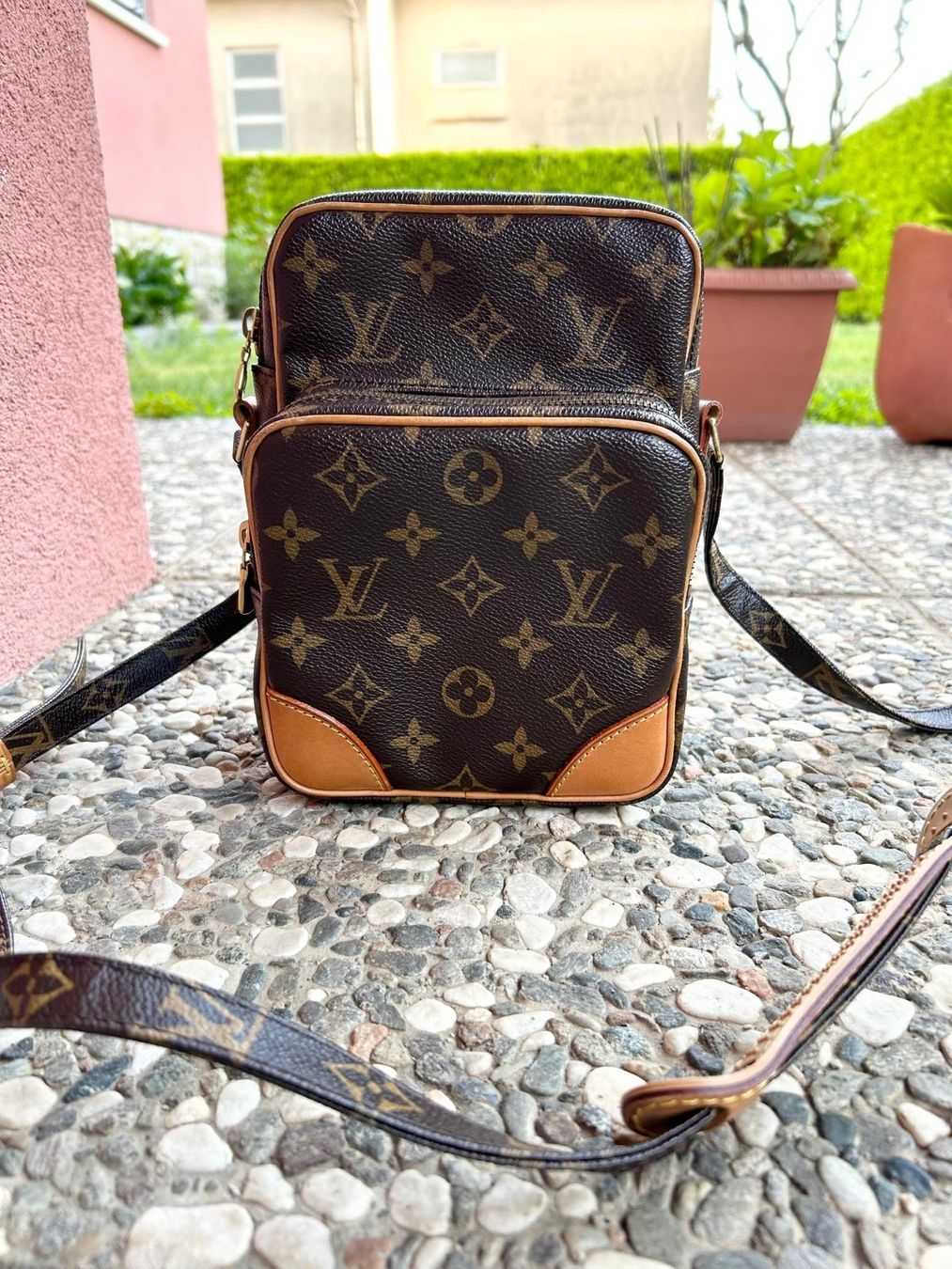 Louis Vuitton Altro in  Abbigliamento & Accessori: Louis Vuitton borsa tracolla vintage. – Nuovo (secondo la descrizione) da Coldrerio venduto da ivi_g8gb 1