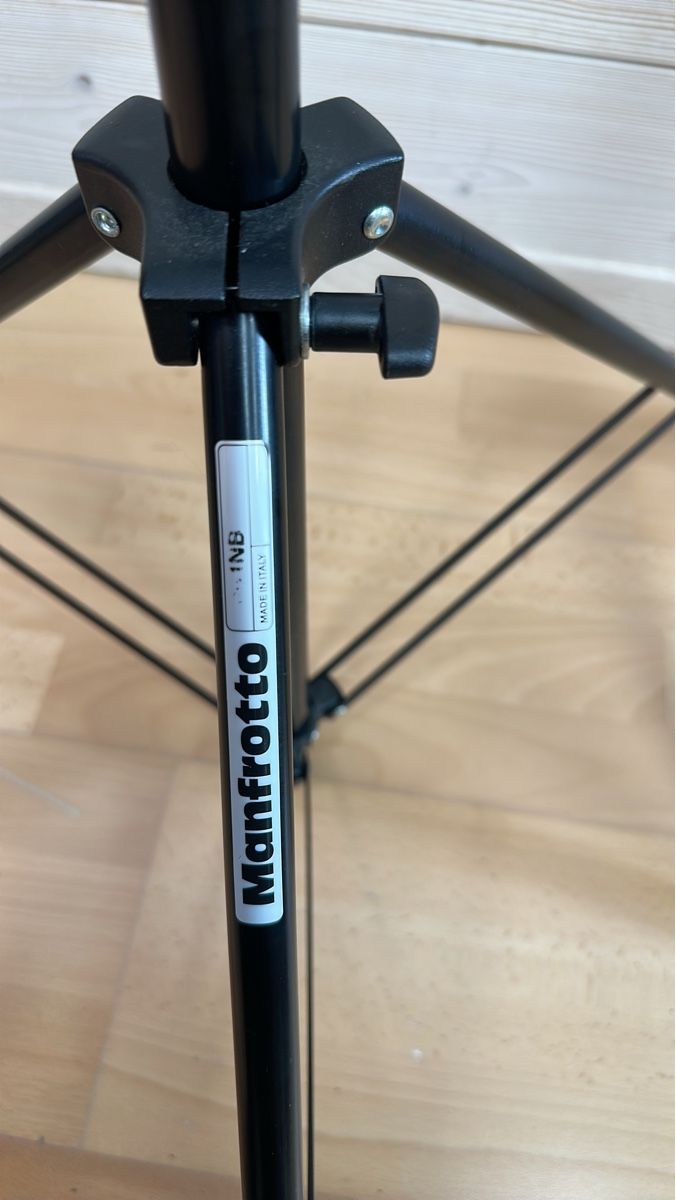 Manfrotto Treppiedi & Teste: Manfrotto Stativ – Nuovo (secondo la descrizione) da Bellmund venduto da eli_9cm8
