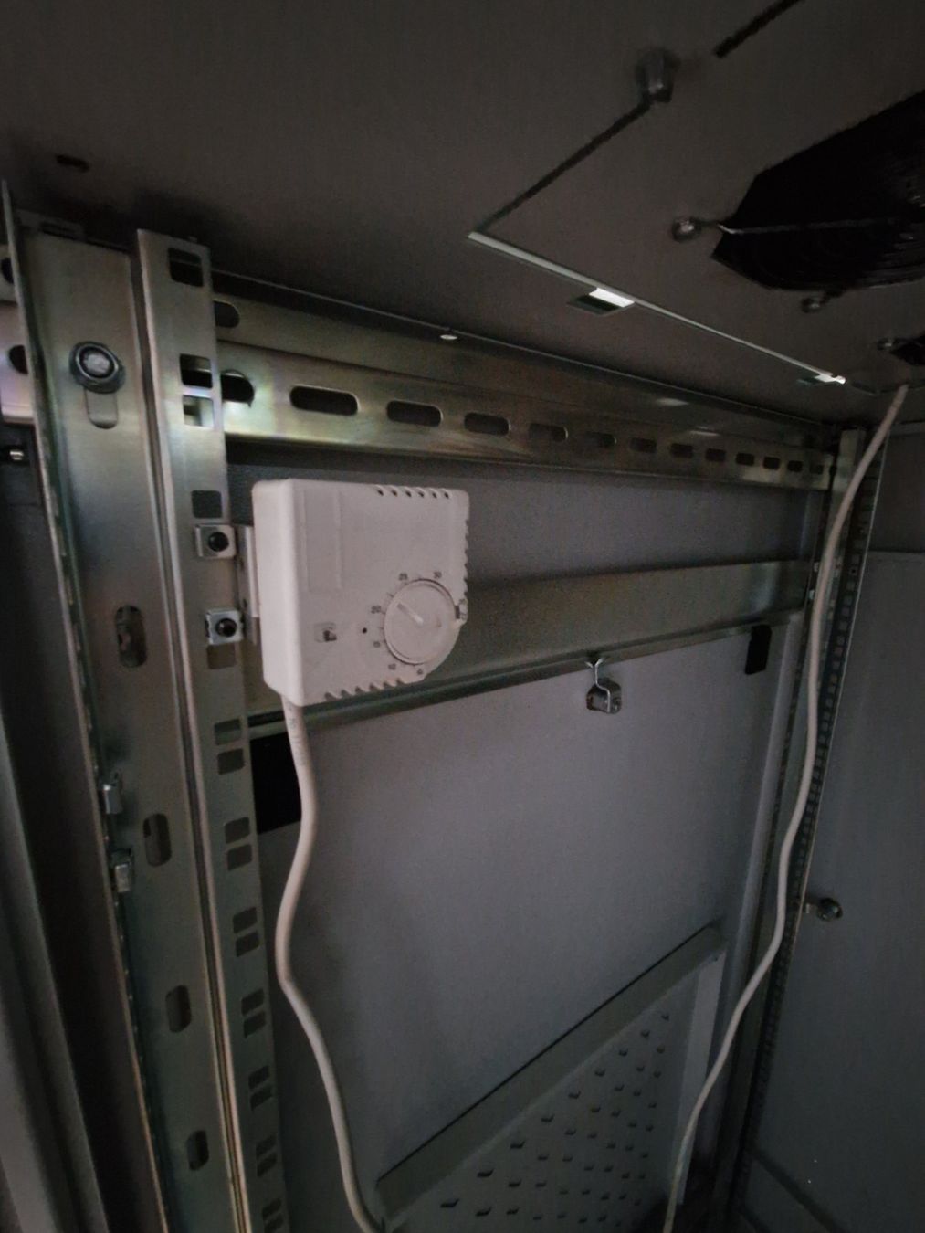 Racks & Ständer: DATACON Server/Netzwerk Rack – Gebraucht aus Schaffhausen von tdd_yds8 6