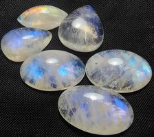 Cabochon Set L-8826– Regenbogen Mondstein – 88 Karat 6 Stück