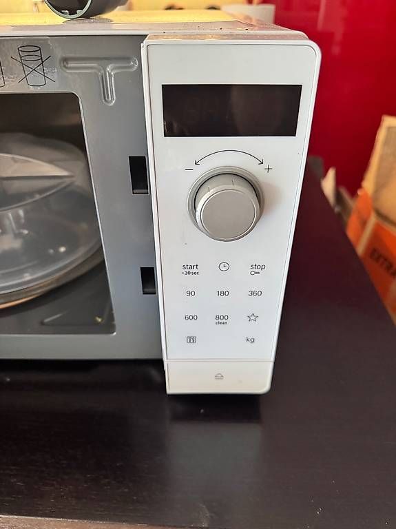 Bosch Küchengeräte: Bosch Microwave still under warranty until Mar 2028 – Gebraucht aus Binningen von ferschdenix 2