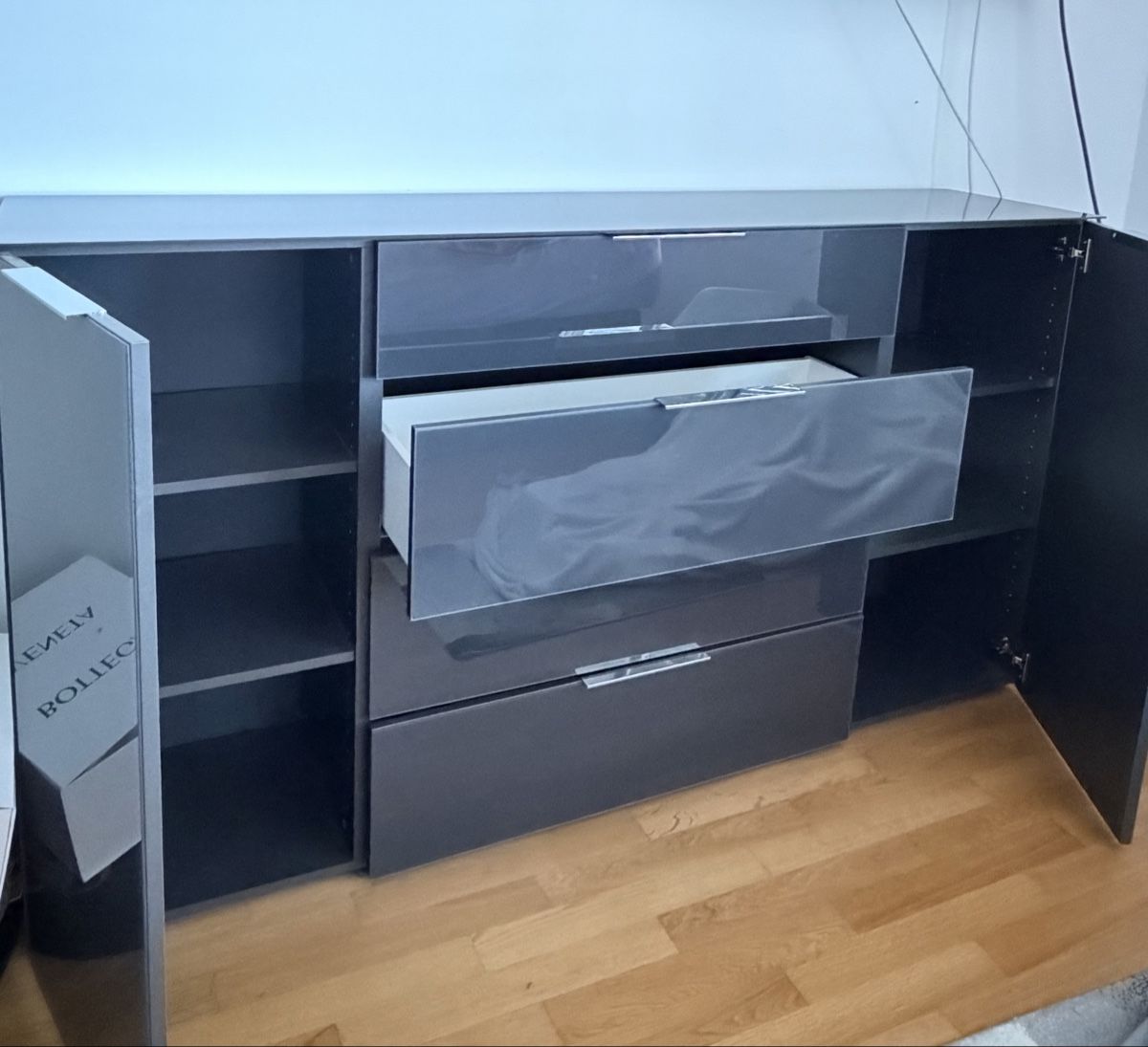 Cassettiere: Sideboard Hochglanz Anthrazit Kommode Top Zustand – Usato da Kaiseraugst venduto da MedinaSecondhand 5