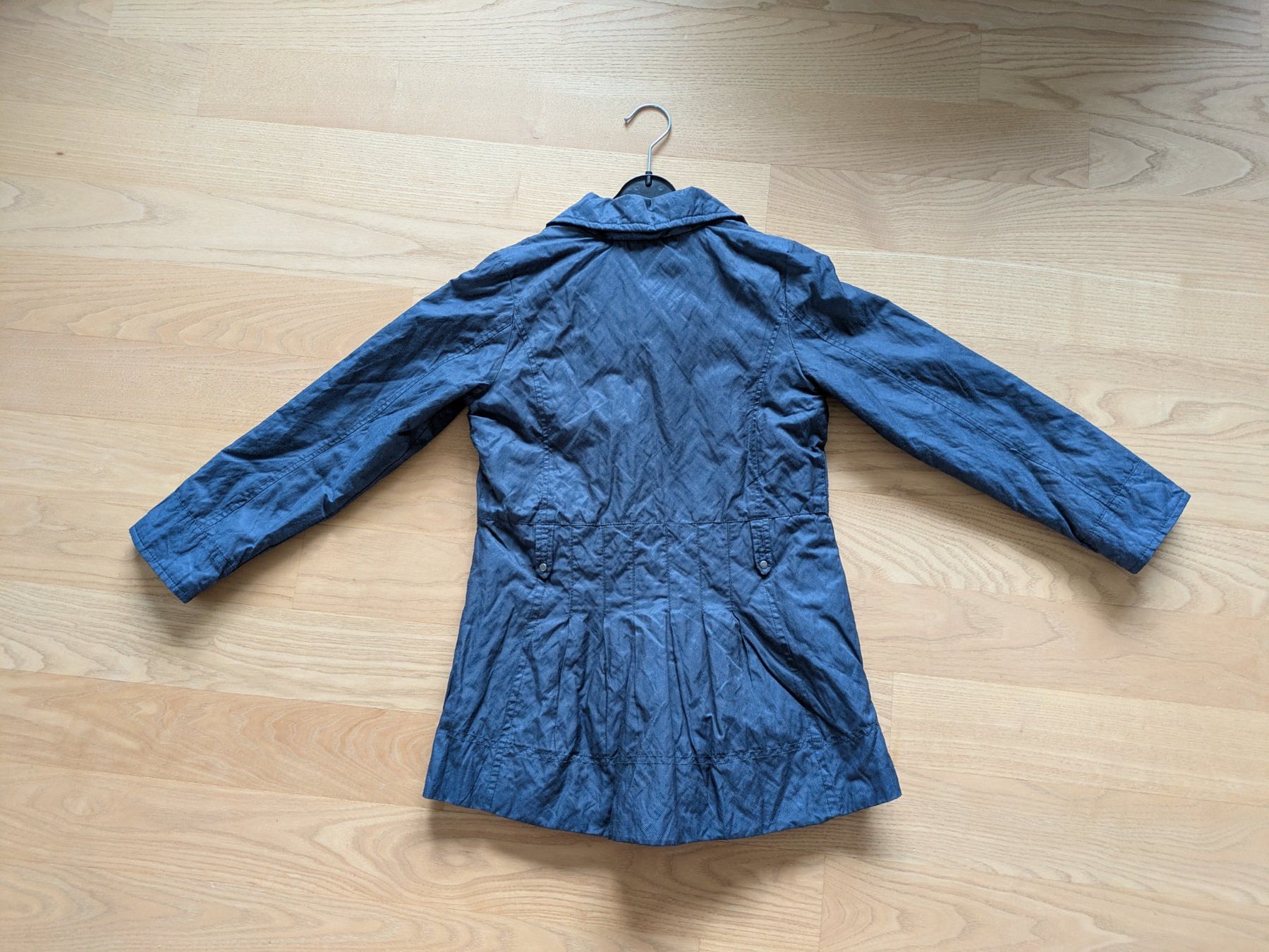 Vestes & Manteaux: Mädchen Mantel Grösse 140 dunkelblau – D'occasion à Teufen AR par eva_6s5f 1