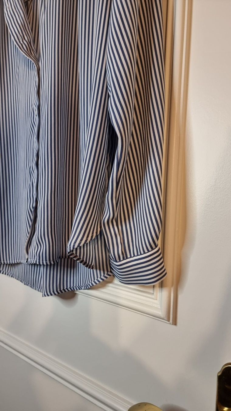 H&M Camicette: H&M Hemd Größe 38/40 &40 – Usato da Wald ZH venduto da Martin79 3