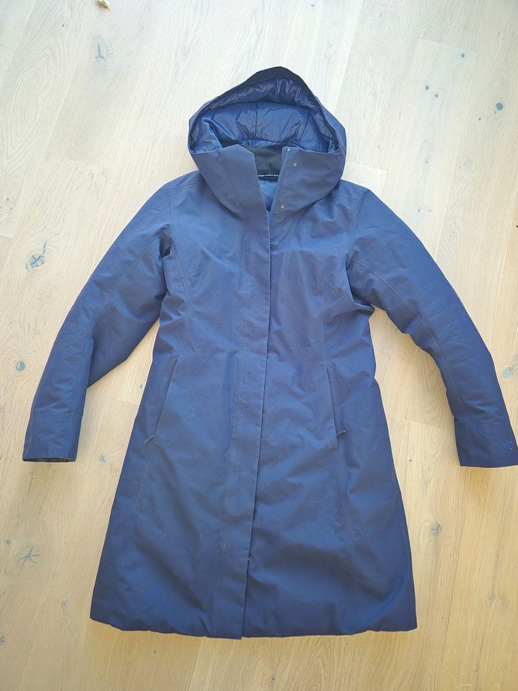 Arcteryx Cappotti: Arcteryx Daunenparka Gr.M – Usato da Küssnacht am rigi venduto da xxmajda