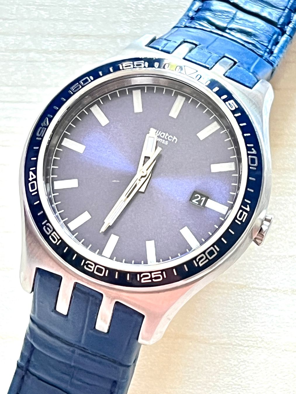 Swatch Orologi: Swatch Uhr Herren blau Leder – Usato da Grenchen venduto da chththl