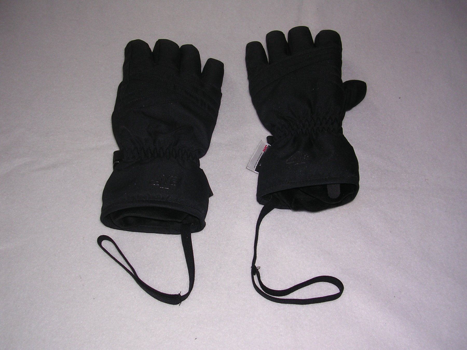 Guanti & manicotti: Skihandschuhe Thinsulate 4F, schwarz – Nuovo (secondo la descrizione) da Trun venduto da Romi066