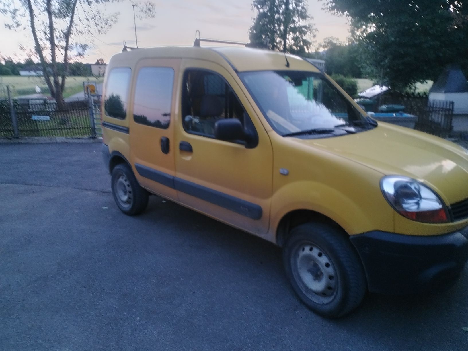 Renault Véhicules utilitaires: Renault kango 4 x 4 – D'occasion à Deitingen par RK68 3