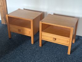 2x Nachttische Massivholz
