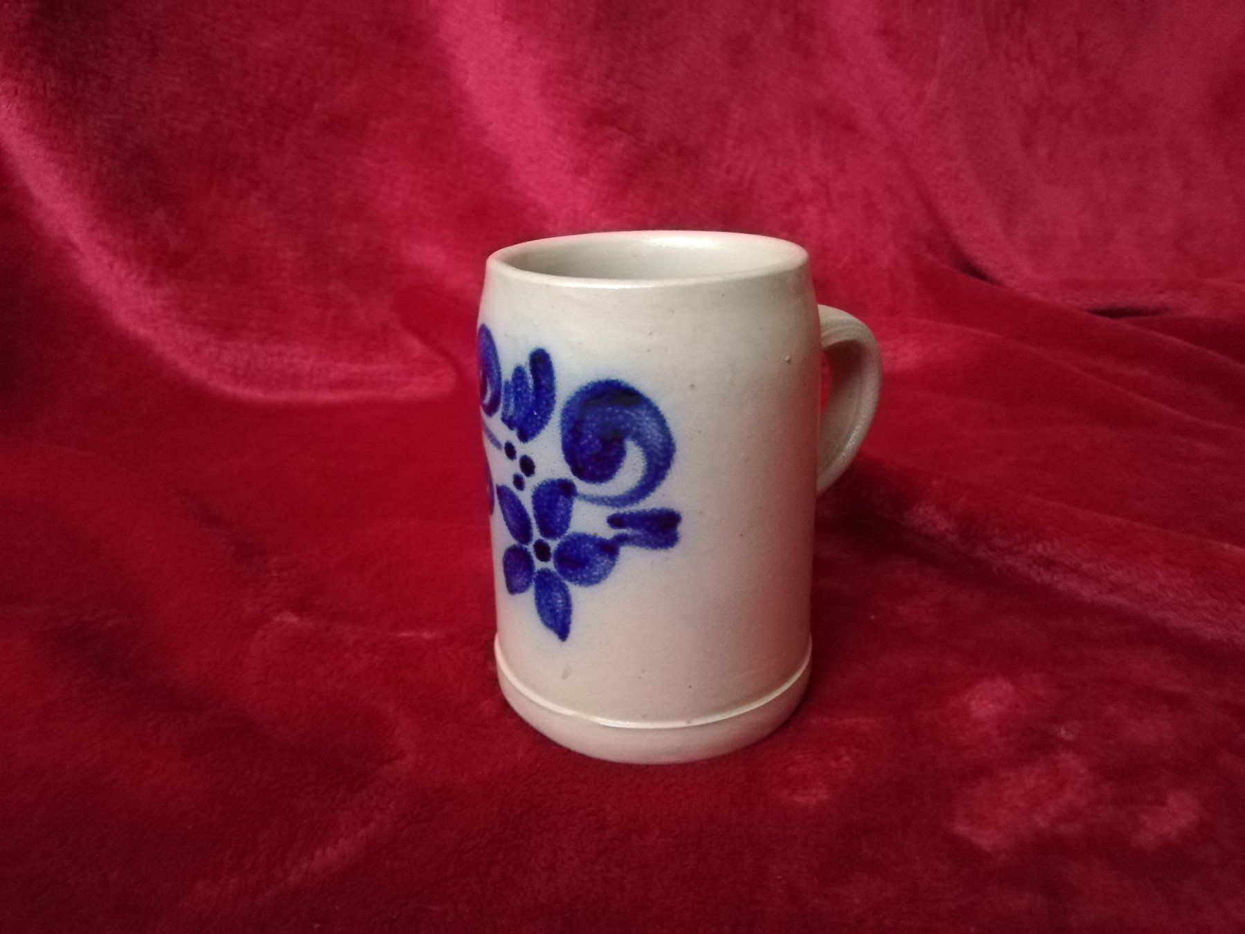 Bicchieri: Steingut Mini-Bierkrug / Chope à bière en grès mini – Usato da Cheseaux-Noréaz venduto da Towi