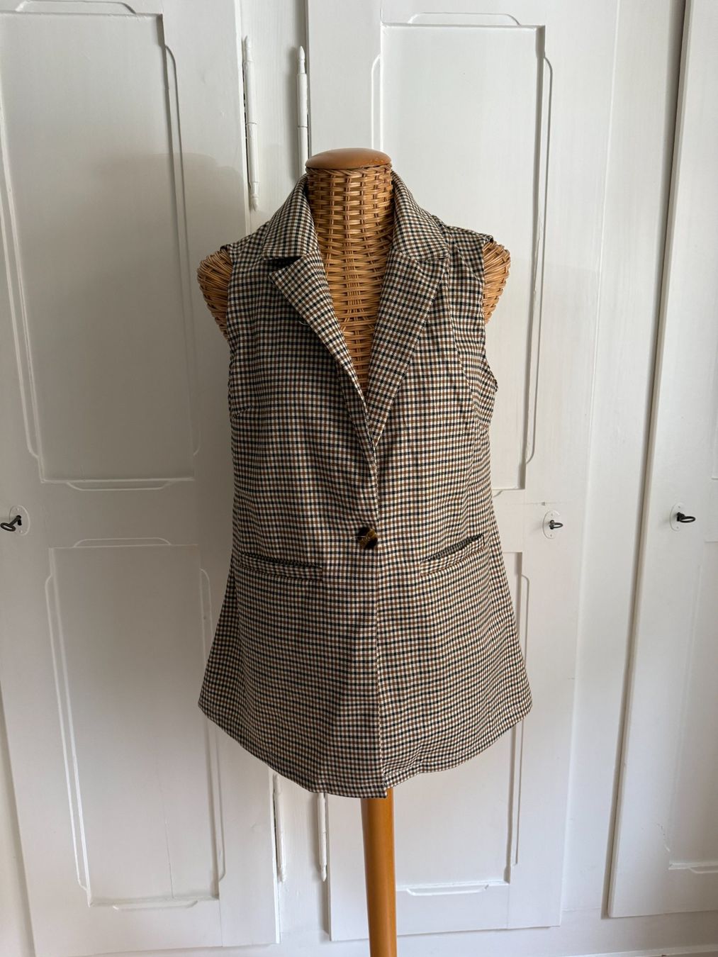 Shein Gilet & Giacche senza maniche: Longweste beige kariert 36 – Usato da Zürich venduto da Diazaio