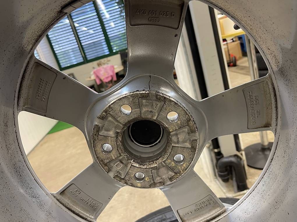 Pneumatici & Ruote complete: Original Audi A6 - S6 Winterräder 18 Zoll  – Usato da Aarau venduto da Avdyli1 9