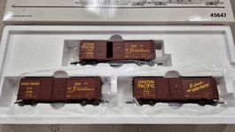 Union Pacific Box Car Set