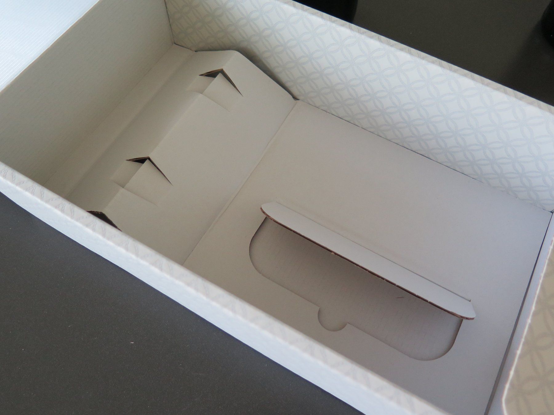 Altro: Verpackungen Flaschen-Geschenkkarton – Nuovo e nell'imballaggio originale da Meisterschwanden venduto da Curriculum 3