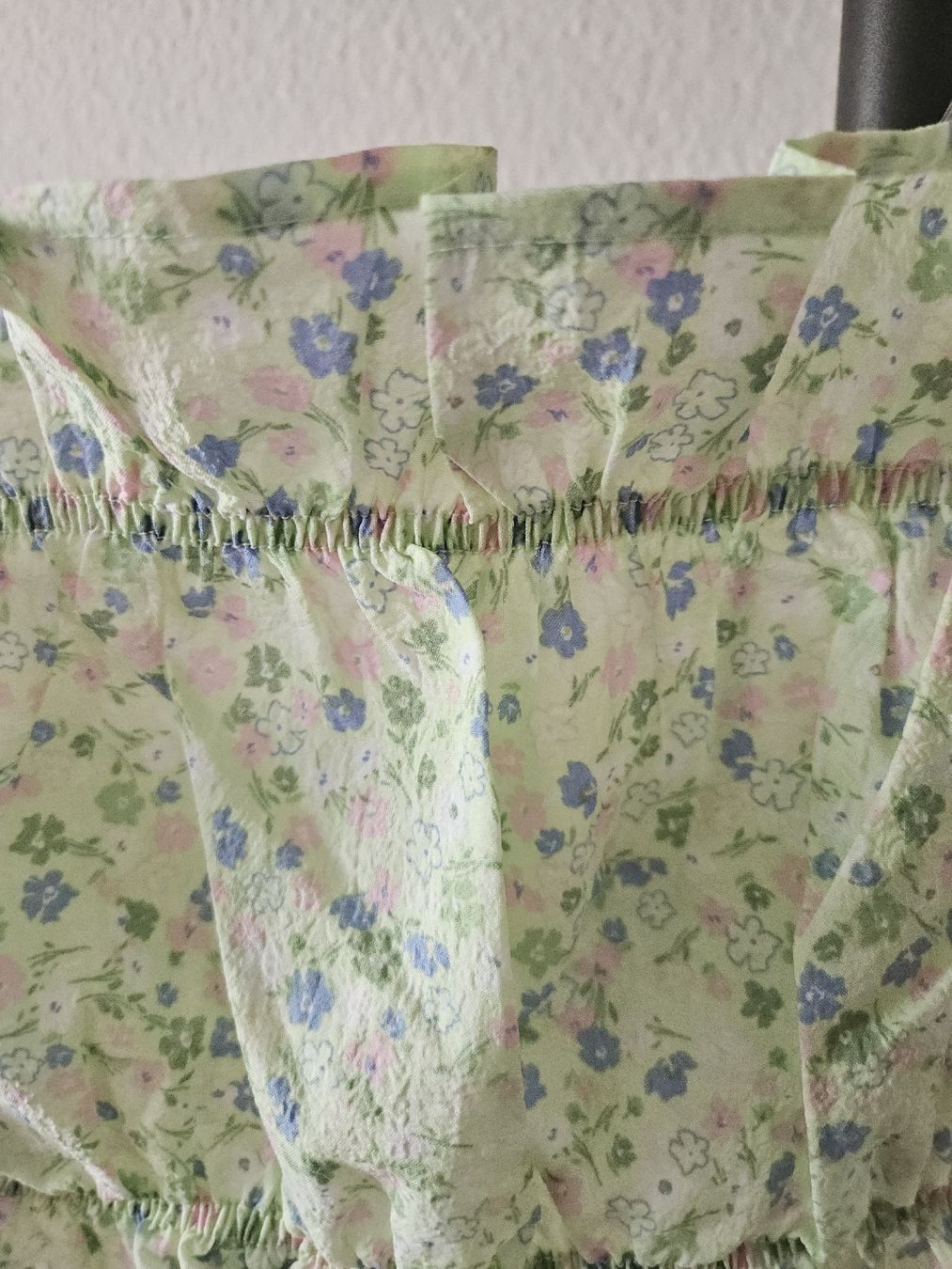 H&M Top: Kleider ab 2 Fr. - H&M Trägertop cropped – Nuovo (secondo la descrizione) da Zürich venduto da LK0138 1