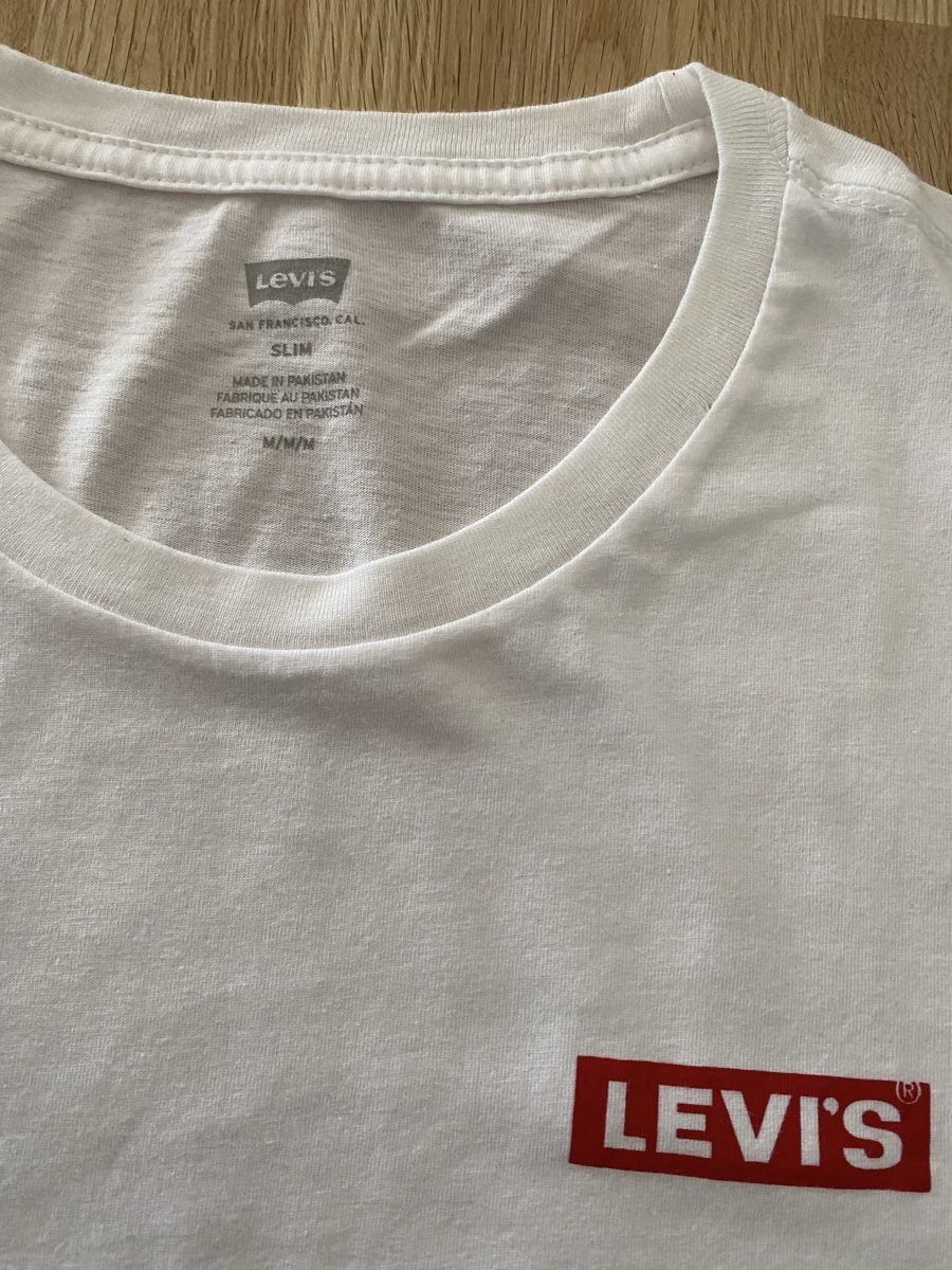 Levi's T-shirt: Levi’s T-Shirt Gr.: M – Nuovo (secondo la descrizione) da Buchrain venduto da Booster10 2