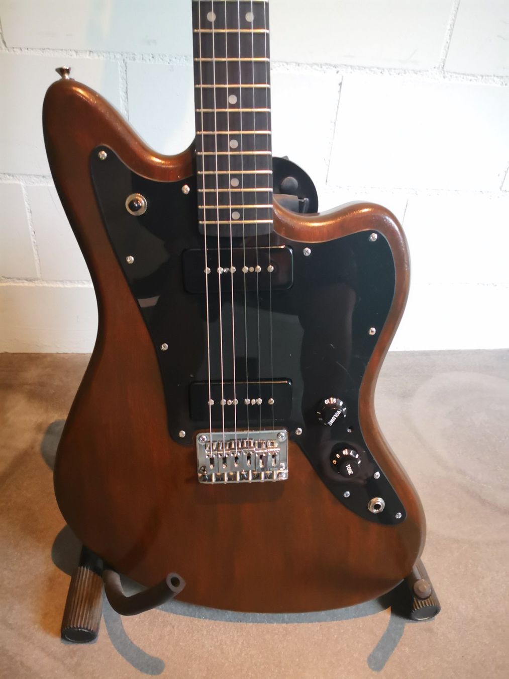 Musikinstrumente: Jazzmaster Style E-Gitarre; DiMarzio; Swissmade; neu – Neu (gemäss Beschreibung) aus Ulisbach von Jacobli 1