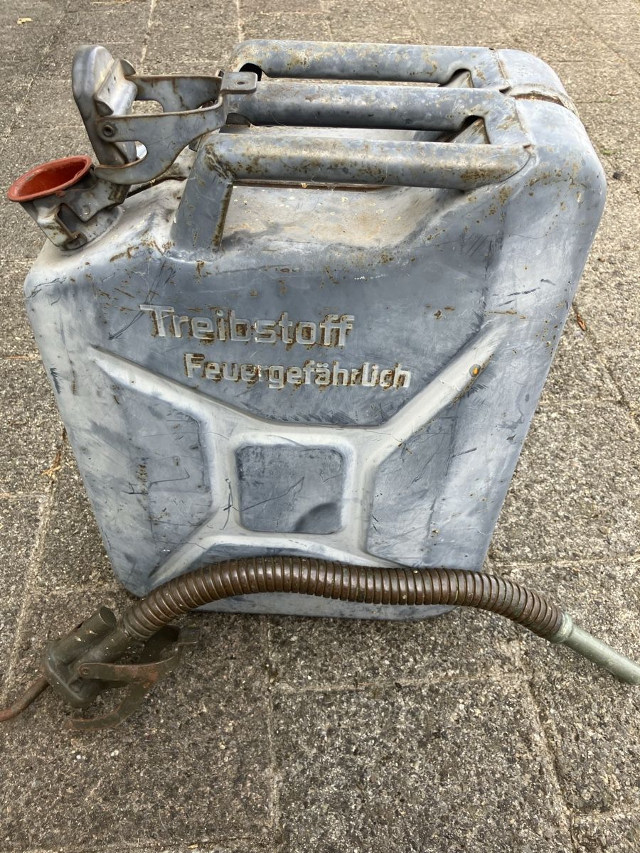 Schweizer Armee Benzinkanister: Benzinkanister – Gebraucht aus Oberuzwil von djpiccolo