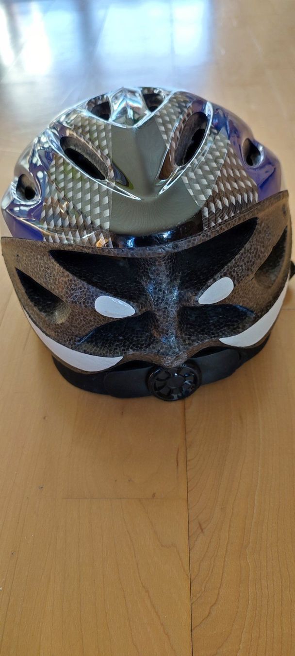 Caschi: Velohelm – Usato da Au SG venduto da elefant9 2
