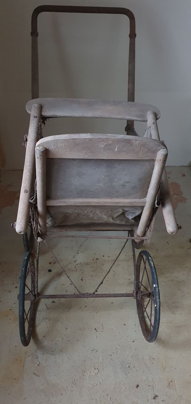 Kinderwagen: Kinderwagen antik – Defekt aus Bözberg von markmcge 2