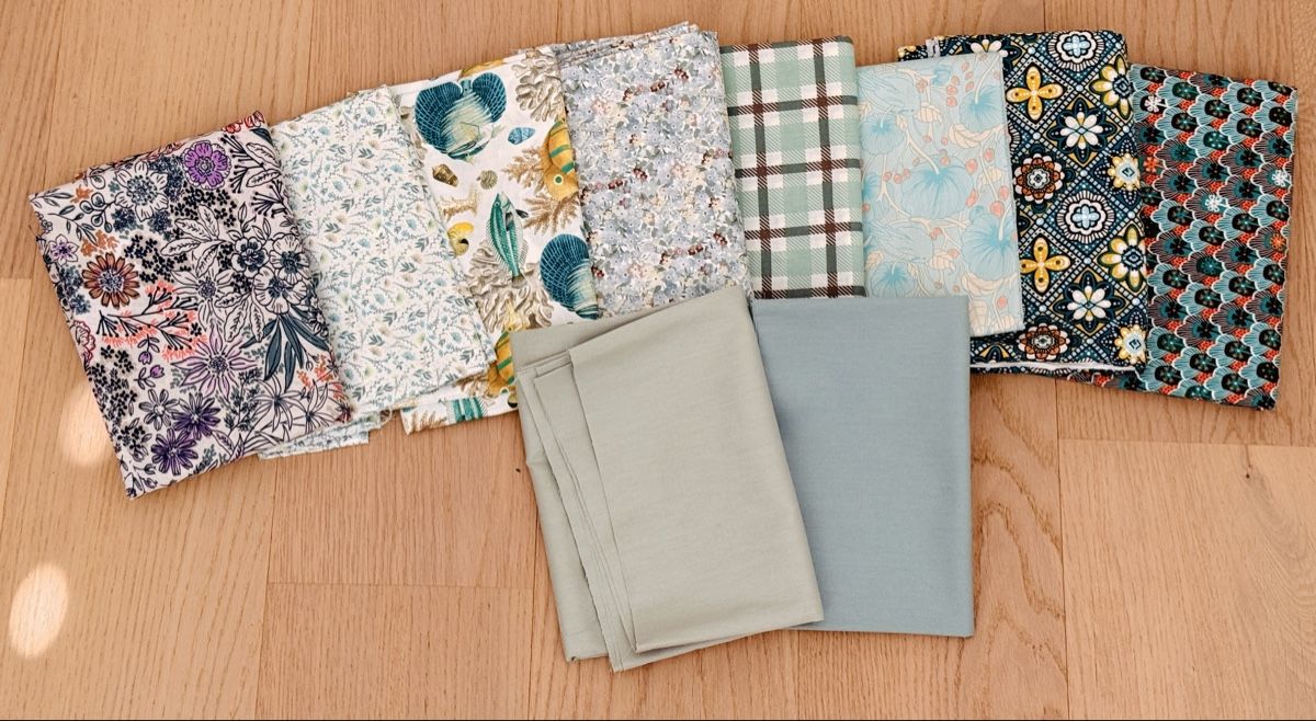 Tessuti: Stoffreste Paket verschiedene Muster und Farben</div> – Nuovo (secondo la descrizione) da Nottwil venduto da CandyCaty 6