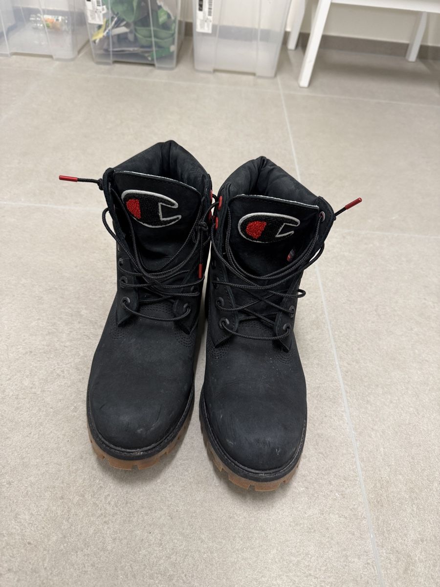Timberland Scarpe da uomo: Timberland Boots Schwarz 41.5 – Nuovo (secondo la descrizione) da Stalden (Sarnen) venduto da nicoemmenbronx