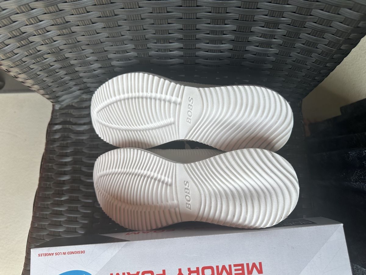 Skechers Herrenschuhe: Skechers BOBS SQUAD - Sneaker low - white size 39.5 new  – Neu (gemäss Beschreibung) aus Mont-sur-Lausanne von jolieresale 1