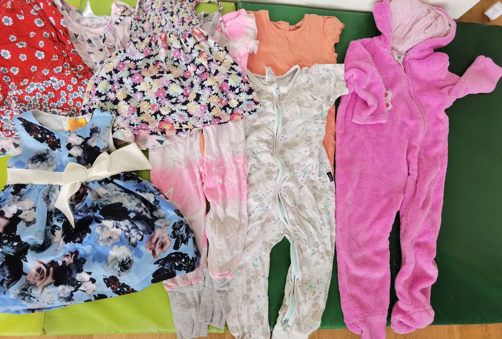 Lotti & Set di vestiti: Babykleidung Gr 86-92 – Usato da Oensingen venduto da jia_gs8g 1