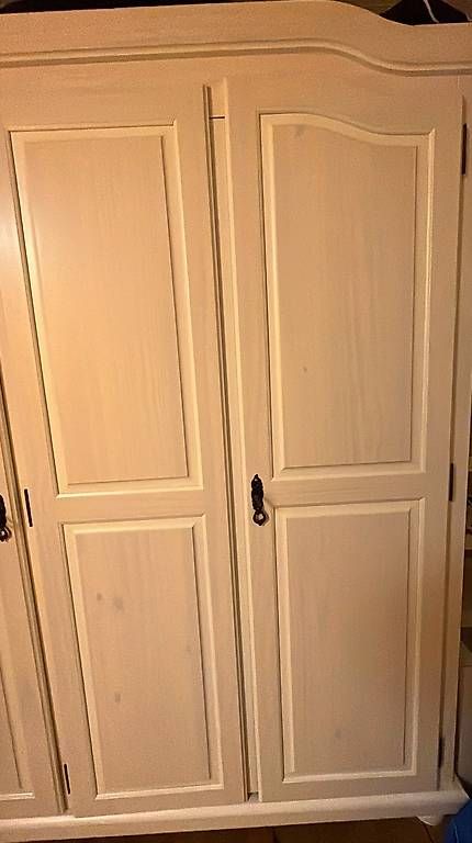 Schränke: Kleiderschrank Ikea  – Gebraucht aus Basel von Neudecks