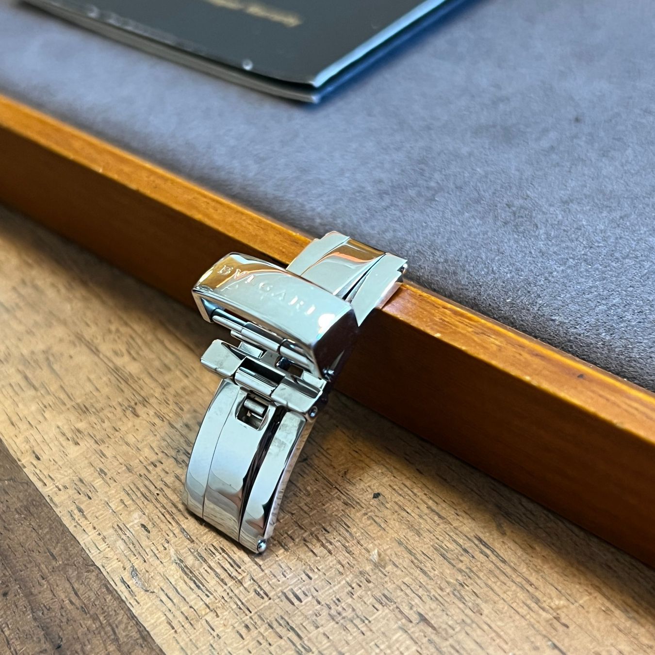 Bulgari Montres: Bulgari Assioma Automatic Date Gray Dial AA44S – D'occasion à Carouge GE par Watchaser 5