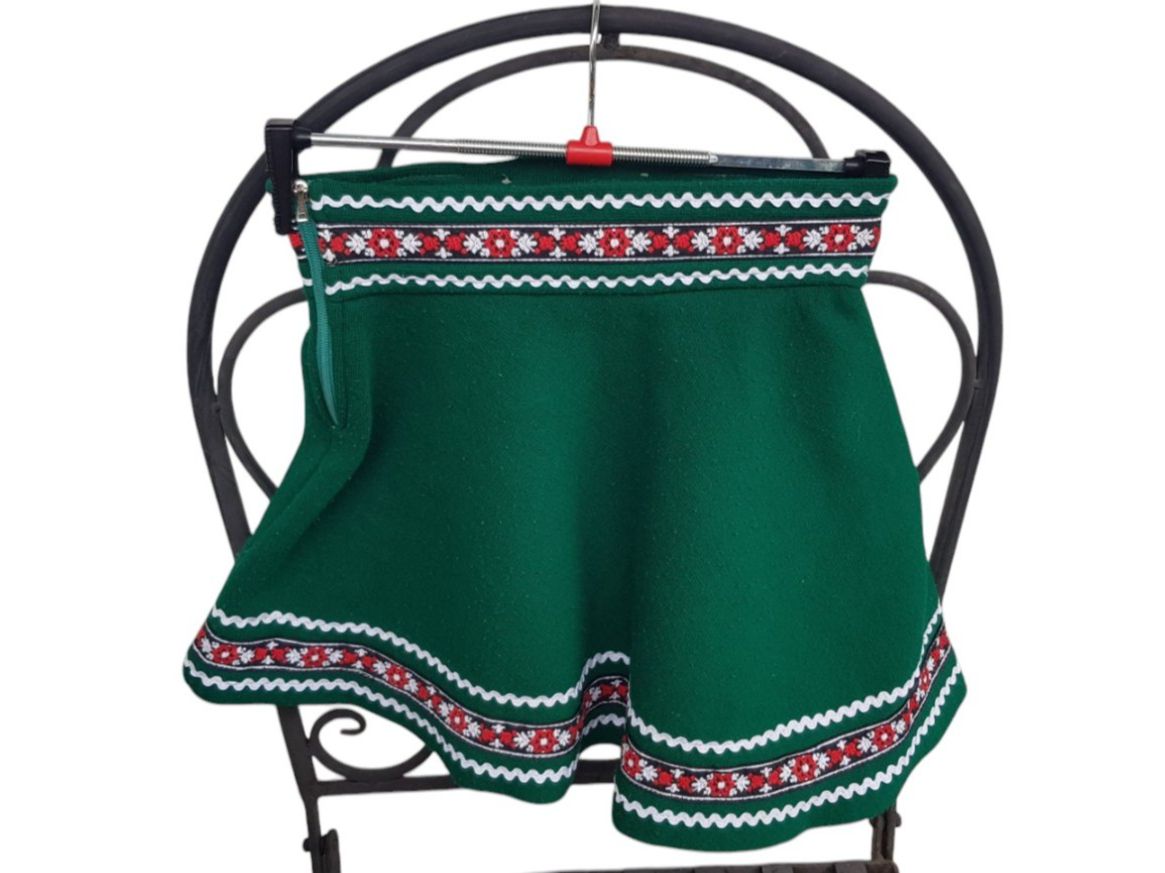 Vestiti & Gonne: Trachtenrock Vintage Gr. 116 – Usato da Mörschwil venduto da lindaswunderkiste 4