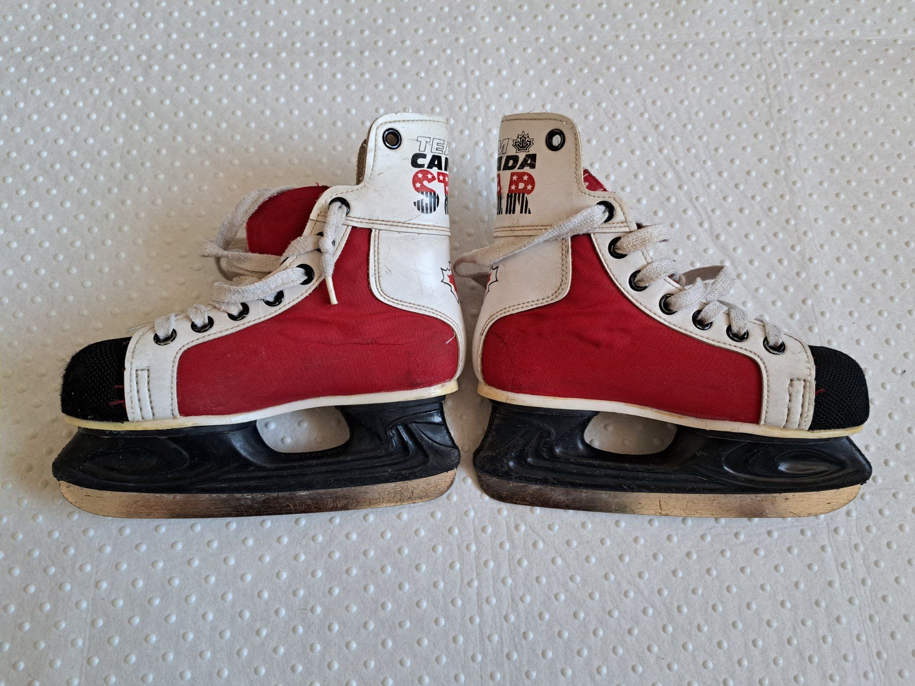 Pattini da ghiaccio: Retro Schlittschuhe "Team Canada", Gr. 35 – Usato da Gysenstein venduto da joshuas81 2