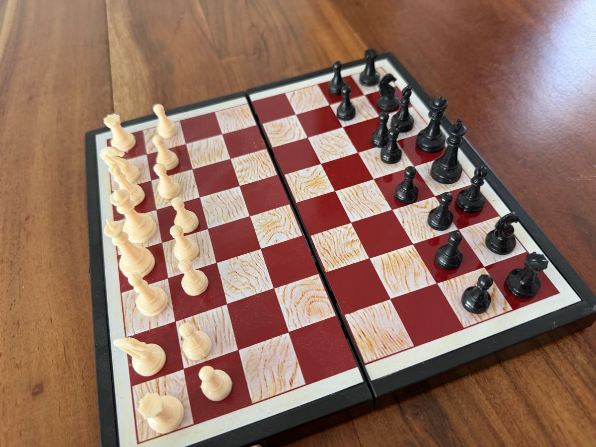 Giochi: 2x Schachbrett und Figuren  – Usato da St.Gallen venduto da bubo2008 2
