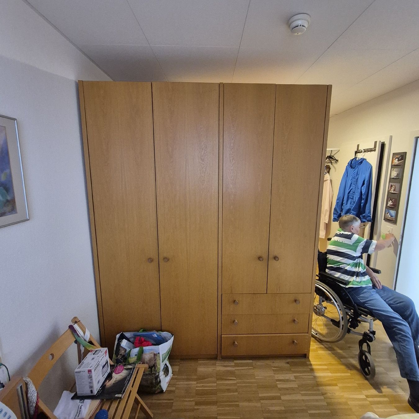 Armadi: Hochschrank 6-türig, Eiche. – Usato da Dübendorf venduto da sutev 4