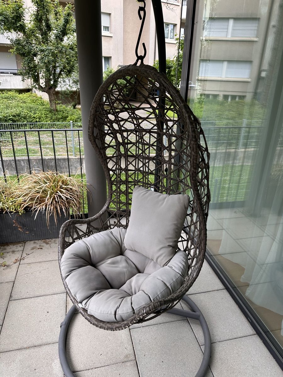 Poltrone pensili da giardino: Hängesessel mit Ständer und Kissen – Usato da Allschwil venduto da MB4123 5