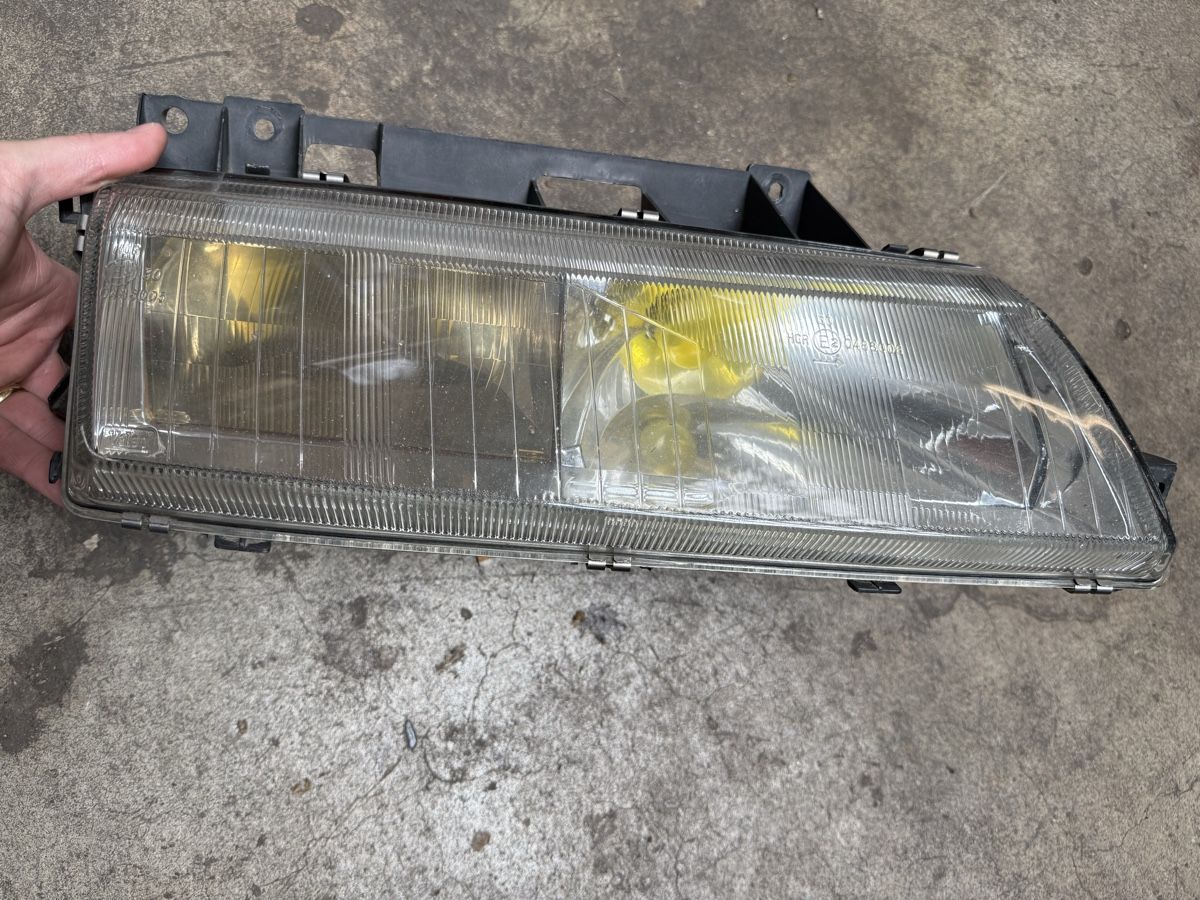 Citroën Tutti pezzi di ricambio auto: Citroen Xm Scheinwerfer – Usato da Zürich venduto da grafvonara 4