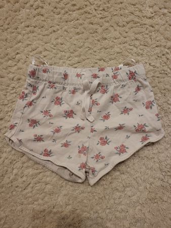 Sommerliche Shorts mit Blumenmuster, Gr. 86