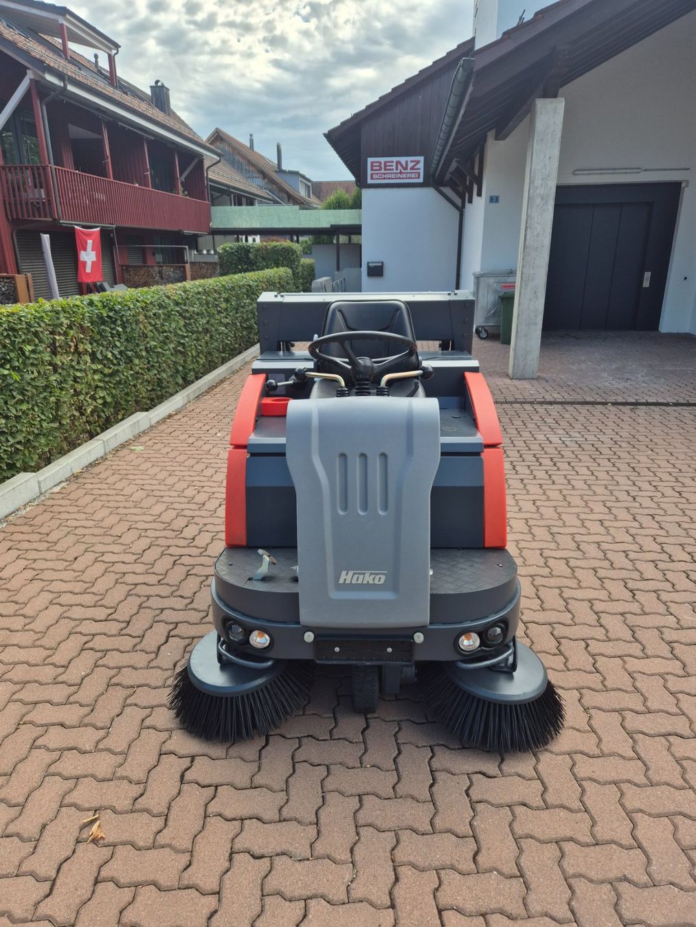 Hako Toutes les machines: Hako Sweepmaster P1200RH – D'occasion à Lengnau AG par snoopy072 1