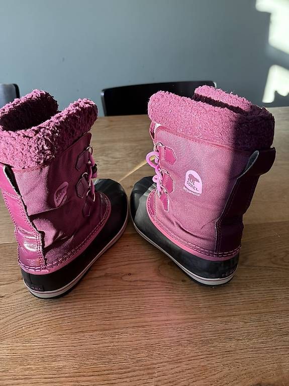 Scarpe da donna: Sorel Winterstiefel Violett Gr. 38 – Usato da Rifferswil venduto da Dua 3