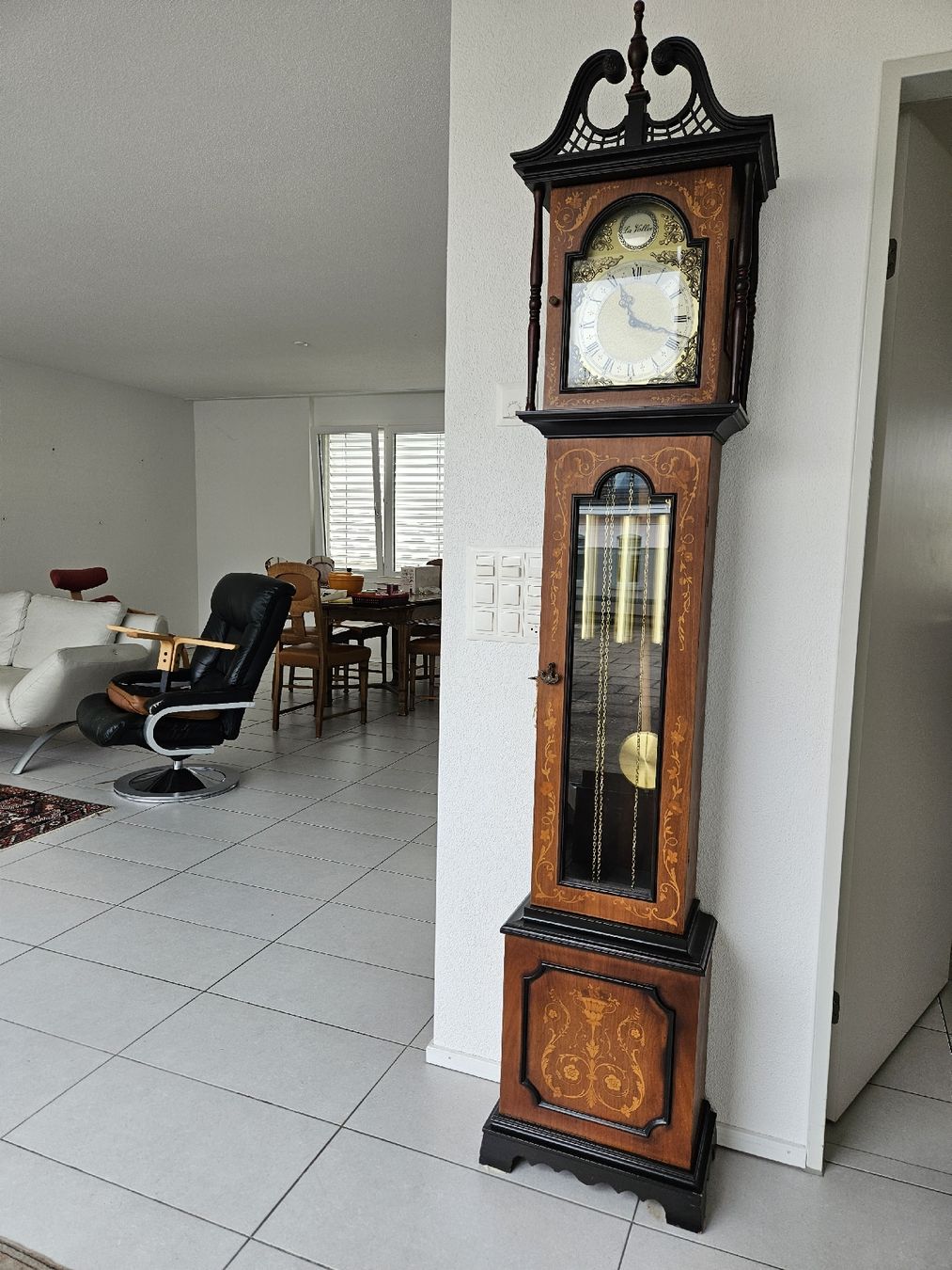Orologi da terra & Orologi da parete: Antike Standuhr mit Intarsien - La Vallée – Usato da Zürich venduto da noahkauft 2