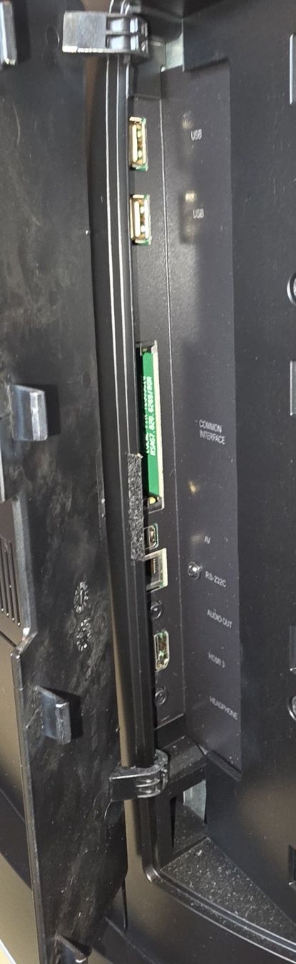Loewe Televisori: Loewe Connect 32 TV – Usato da Uster venduto da Space25 3