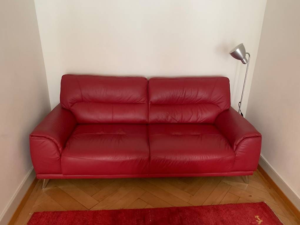 Sofas: Rotes Echtleder-Sofa inkl. Couchtisch – Gebraucht aus Urtenen-Schönbühl von thefabio96 3