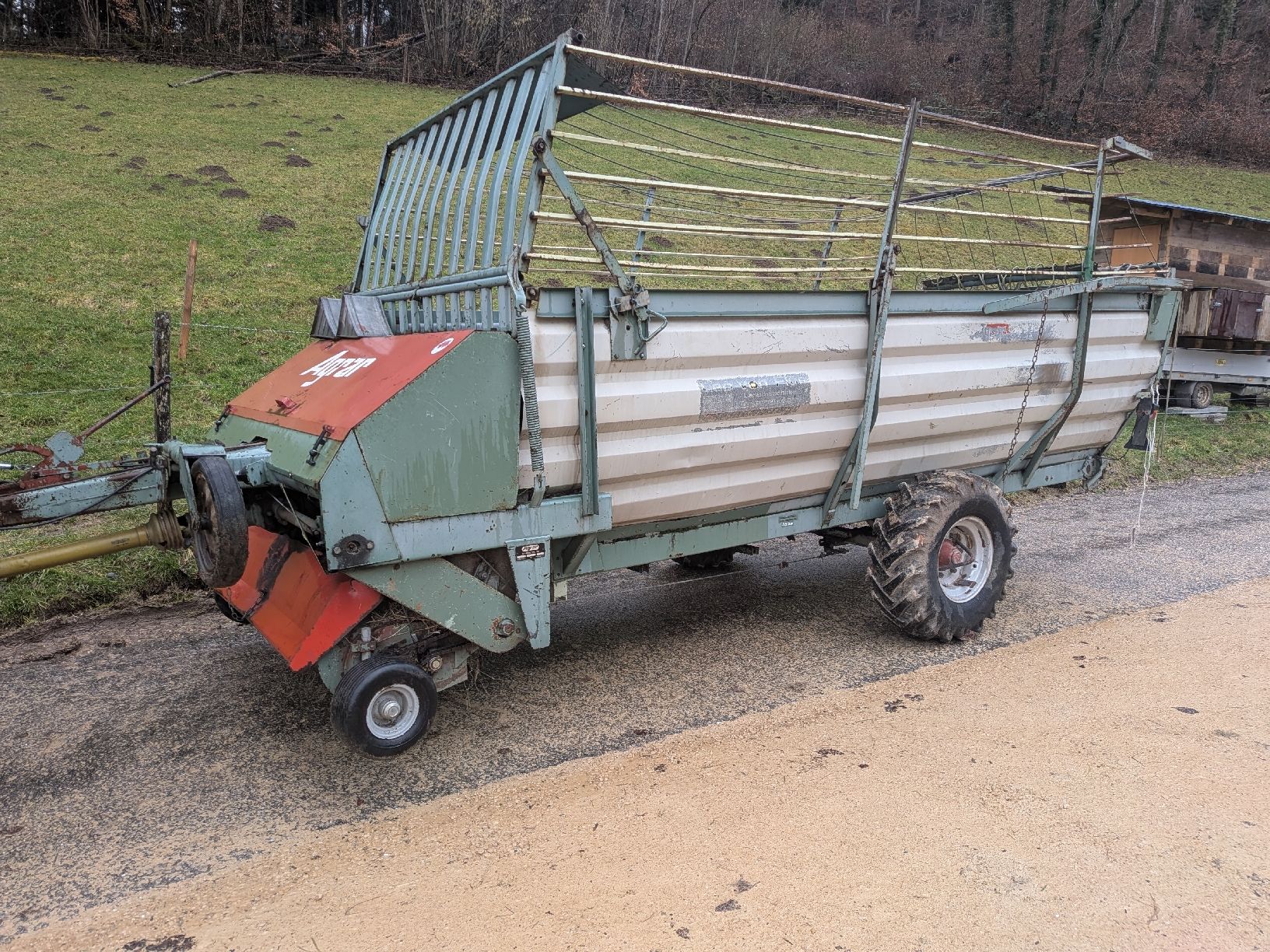 Tutte le macchine: Agrar Ladewagen – Usato da Rümlingen venduto da Nero036