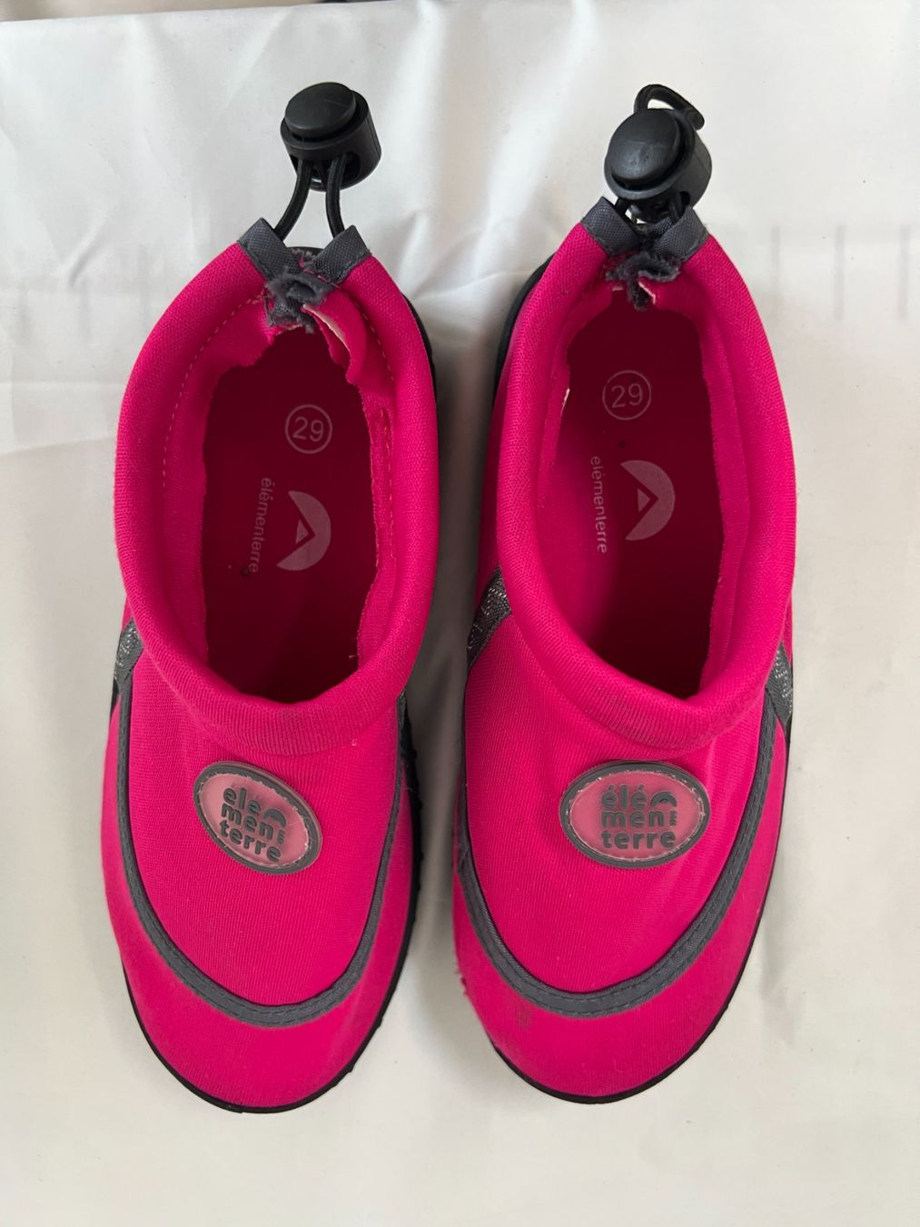 Scarpe per ragazze: Wasserschuhe Grösse 29 – Usato da Zürich venduto da Drahtzug 2