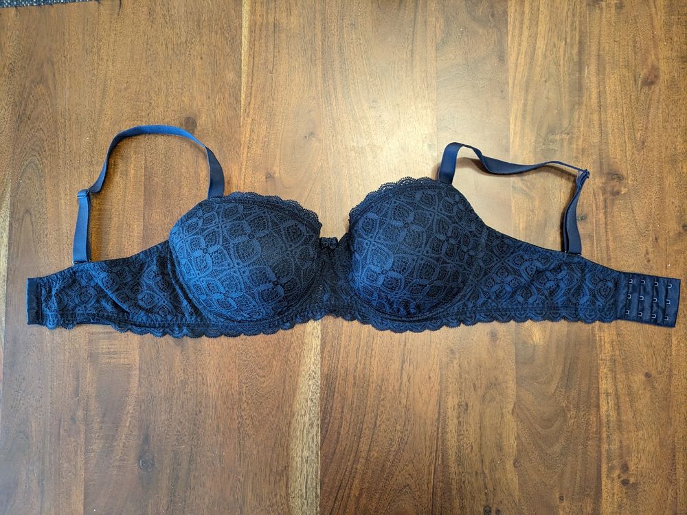bh-mit-spitze-in-dunkelblau-gr-90d-kaufen-auf-ricardo
