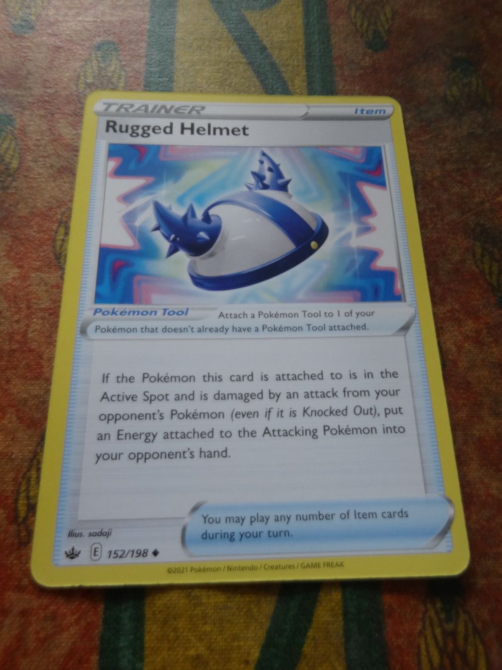 Pokémon Carte collezionabili: POKEMON  Rugged Helmet  E  152/198  TRAINER  2021 – Usato da Romanel-sur-Lausanne venduto da Swift13