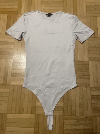 Damen Body weiss Kurzarm Grösse S neuwertig