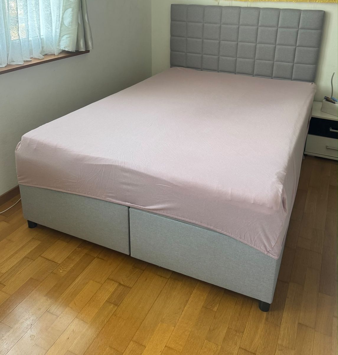 Lits: Bett mit Bettkasten 140x200 cm – D'occasion à Adliswil par ole_6vxw