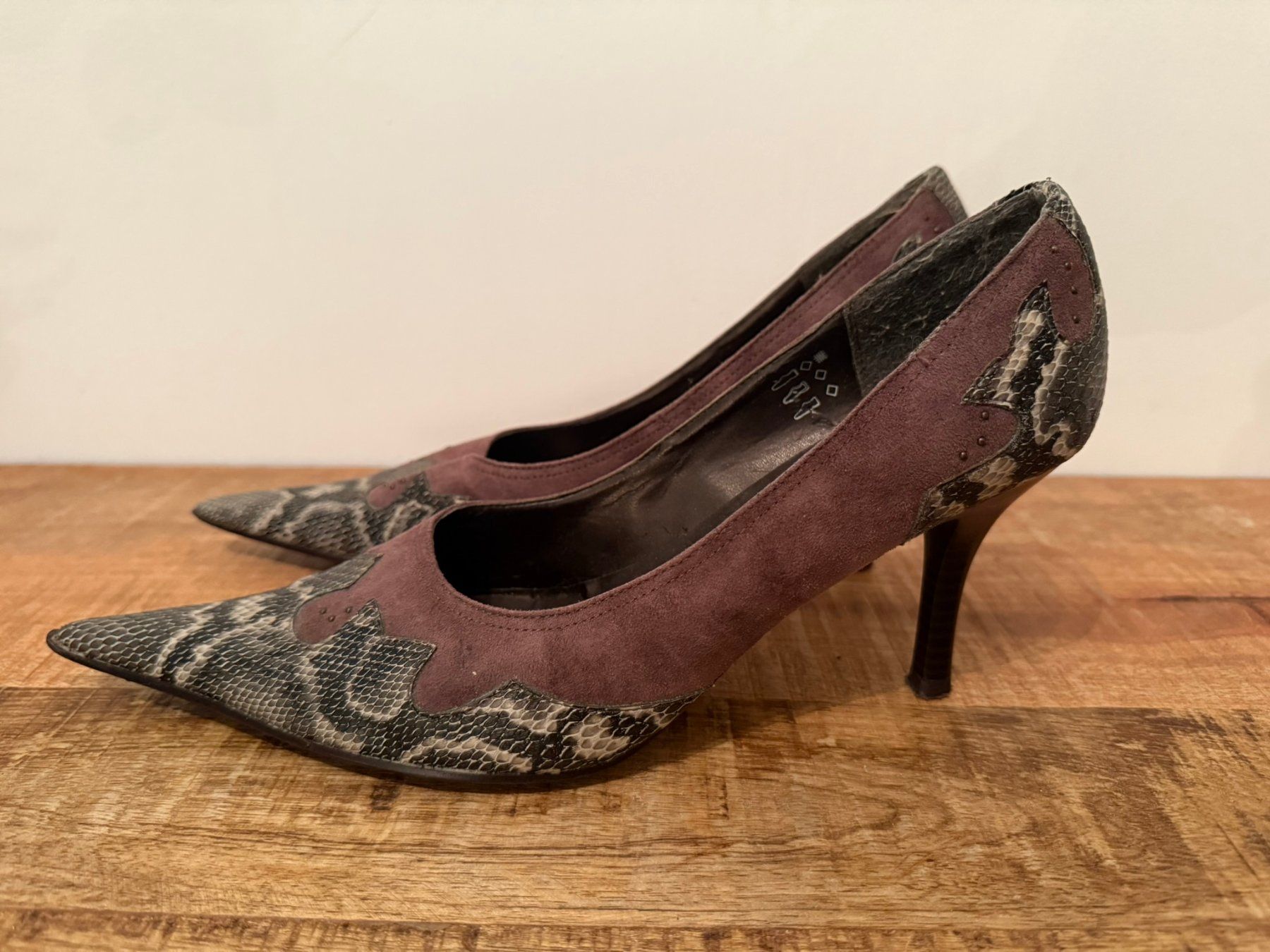 Scarpe da donna: Edle Wildleder Pumps mit Schlangenmuster, Grösse 41 – Usato da Uhwiesen venduto da mic_kd6g 2